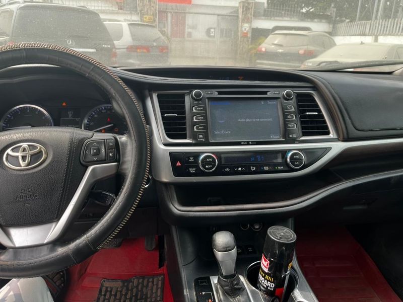 Thumbnail 15 of 2015 Toyota Highlander